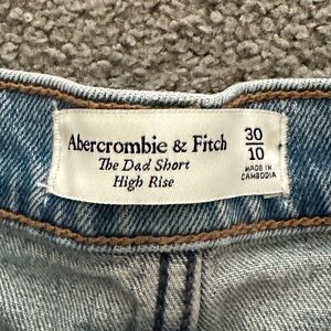 The dad short high rise dark wash